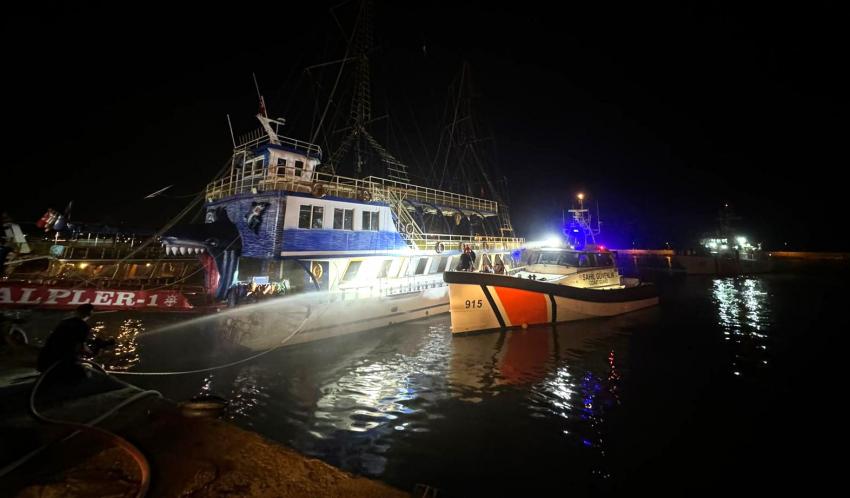 Alanya Limanı'nda Teknede Yangın: 2 Kişi Yaralandı