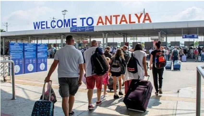 Antalya 2024’ün ilk dört ayında turist rekoru kırdı