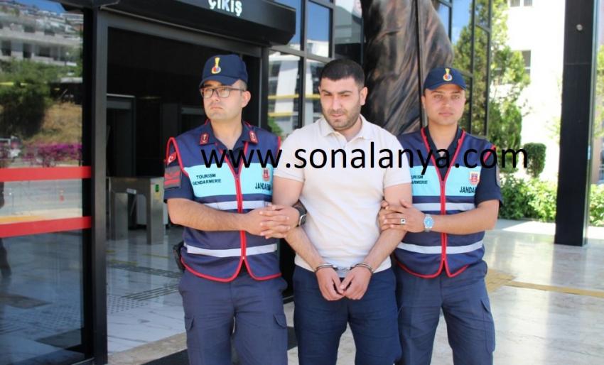 Alanya’da büfe sahibini kanlar içinde bıraktı! Azerbaycanlı şüpheli tutuklandı