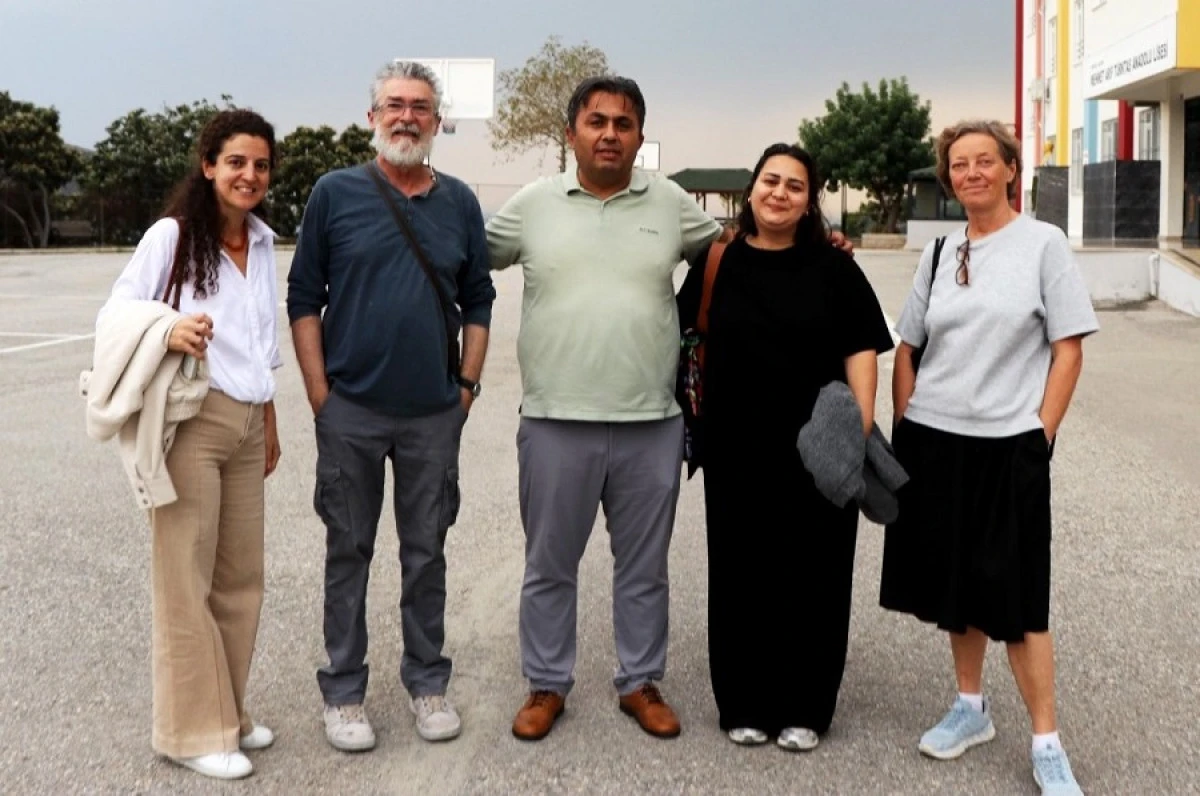 20. Uluslararası Alanya Taş Heykel Sempozyumu’nda Sanatçılar Öğrencilerle Buluştu