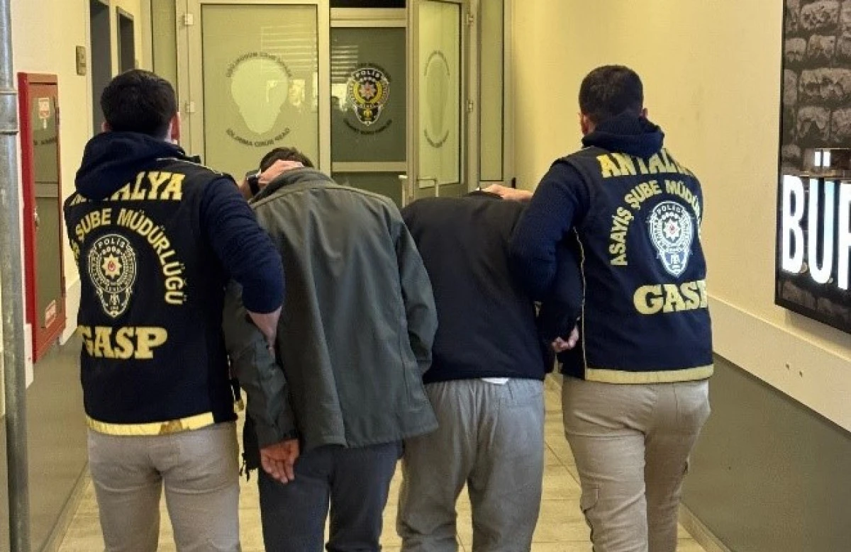 576 Bin TL&rsquo;lik Dolandırıcılıkta 8 Ş&uuml;pheli Yakalandı