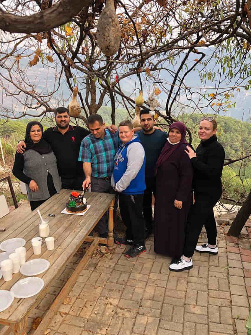 Nebil Gülüşken'e yaylada doğum günü kutlaması