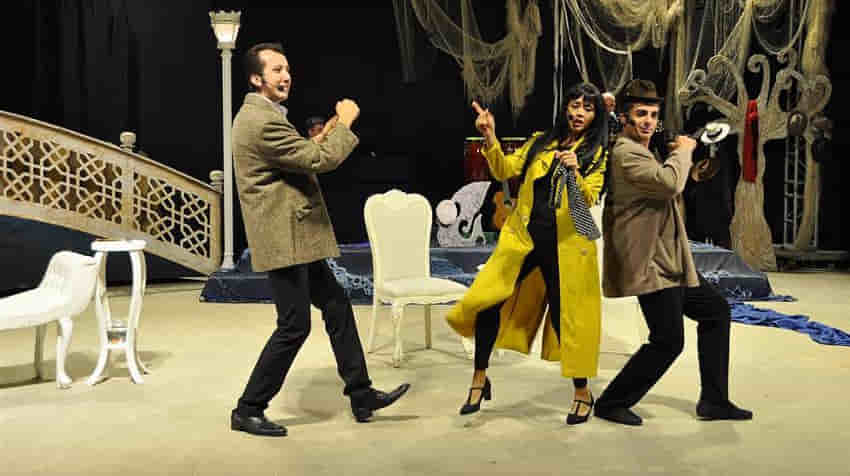 ABT’den Bir İlk, Orhan Veli Seyirciyi Büyüledi