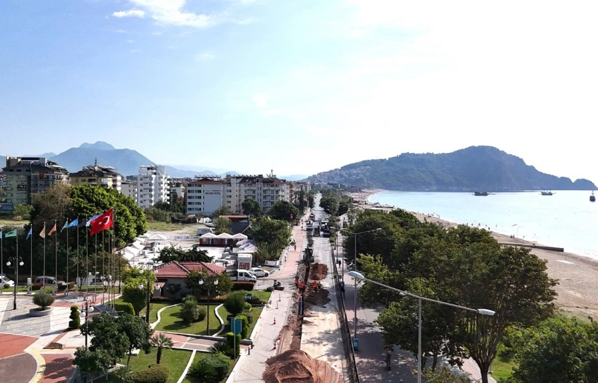 Alanya Atat&uuml;rk Caddesi&rsquo;nde Altyapı Yenileme &Ccedil;alışmaları S&uuml;r&uuml;yor