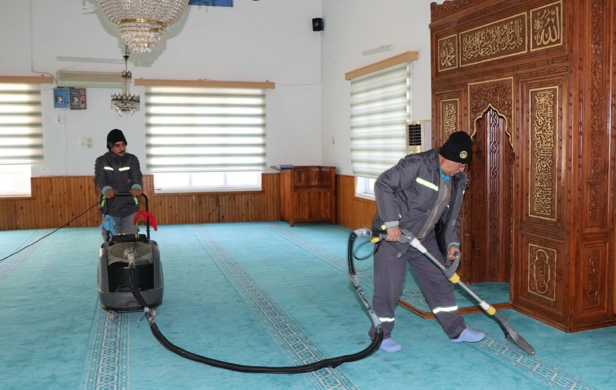 Alanya Belediyesi &Uuml;&ccedil; Aylara &Ouml;zel Camilerde Temizlik Seferberliği Başlattı