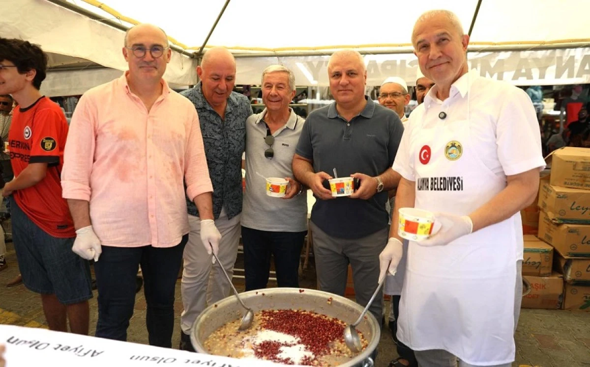 Alanya Belediyesi&rsquo;nden 5 Bin Kişilik Aşure İkramı
