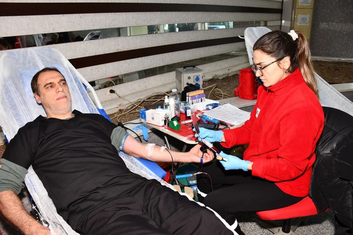 Alanya Eğitim Ve Araştırma Hastanesi&rsquo;nden Kızılay&rsquo;a Kan Bağışı Desteği