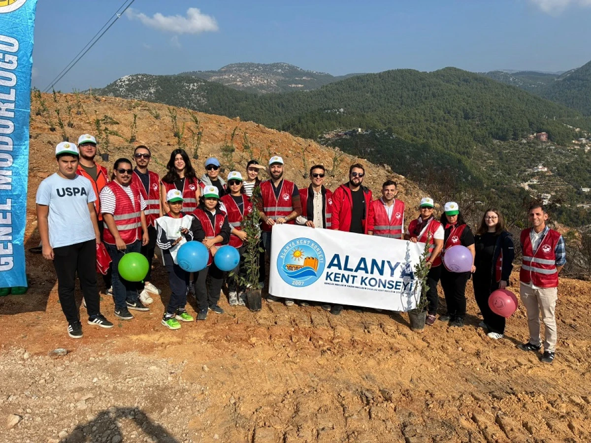 Alanya Gençleri Geleceğe Nefes Oldu: 1000 Fidan Toprakla Buluştu