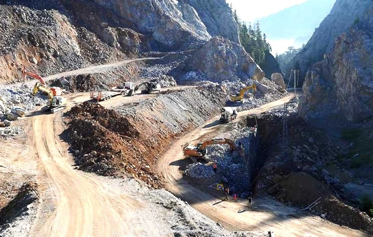 Alanya-Hadim/Taşkent İl Yolu 5 G&uuml;nl&uuml;ğ&uuml;ne Trafiğe Kapatıldı