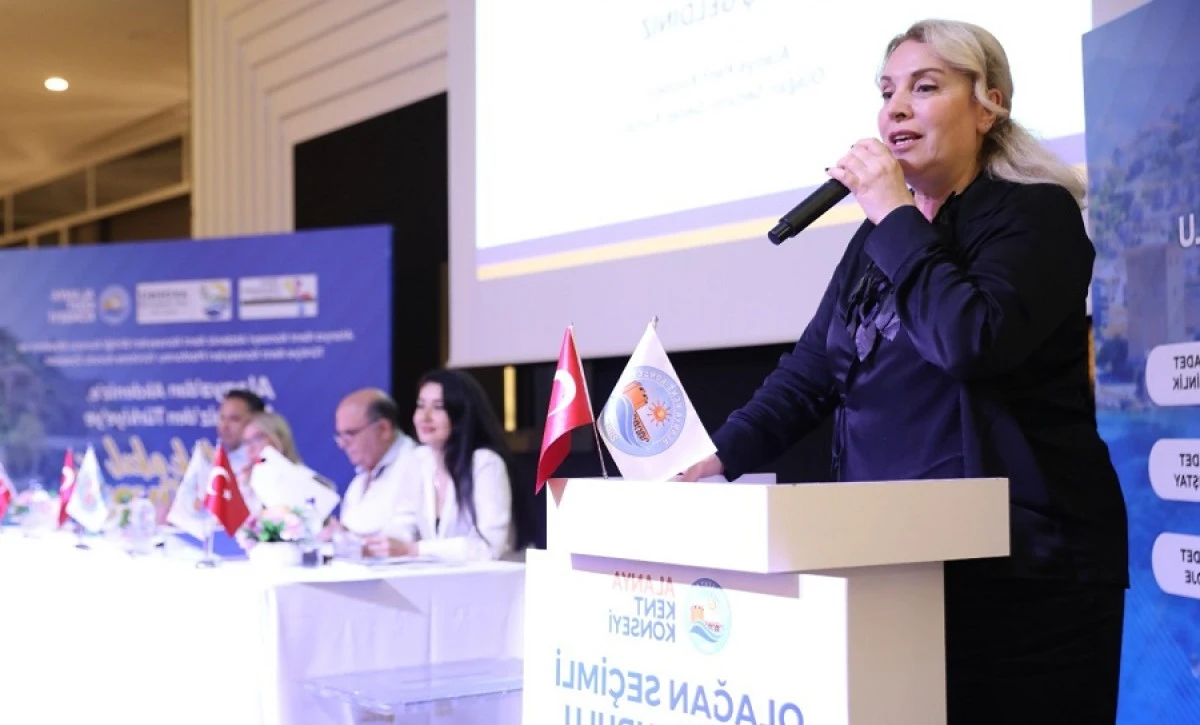 Alanya Kent Konseyi&rsquo;nde G&uuml;ven Tazelendi: Nurhan &Ouml;zcan Yeniden Başkan