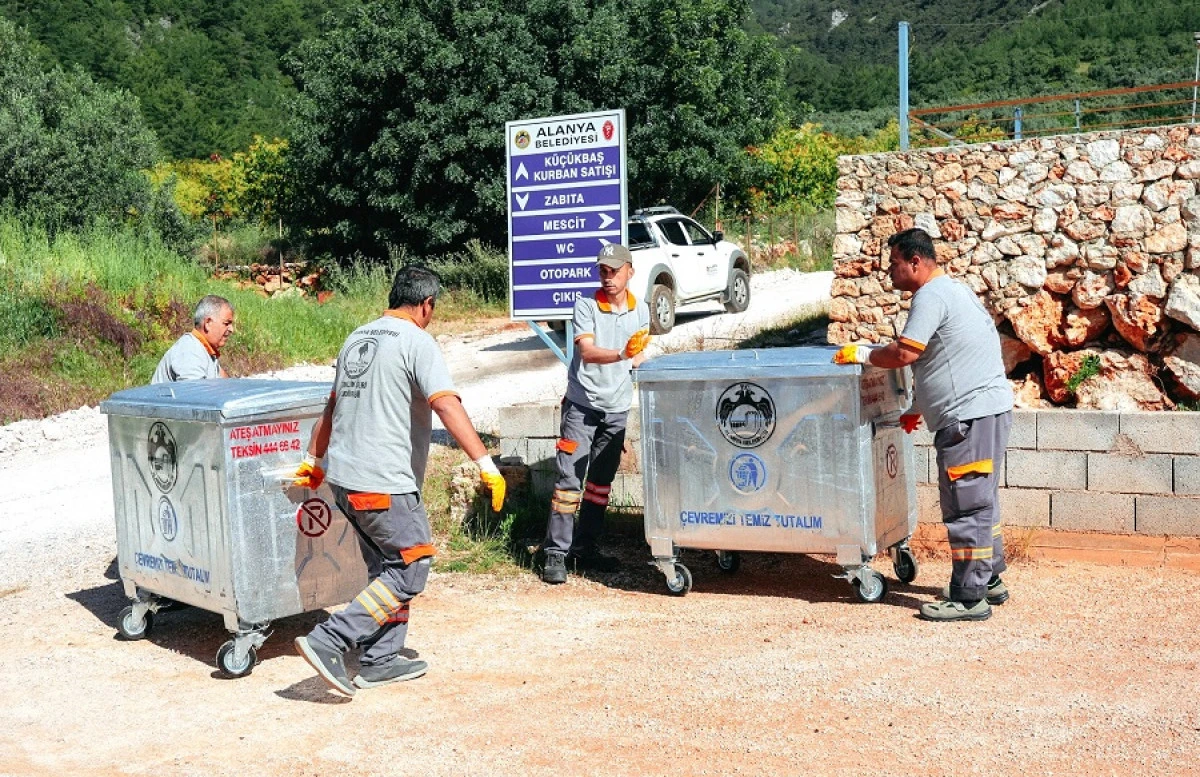 Alanya Kurban Bayramı&rsquo;na Hazır: Temizlik Ekipleri 9 G&uuml;n G&ouml;rev Başında