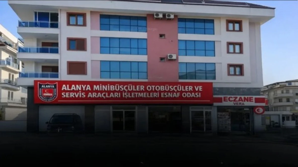 Alanya Minib&uuml;s&ccedil;&uuml;ler Odası Yeni Binasına Taşındı