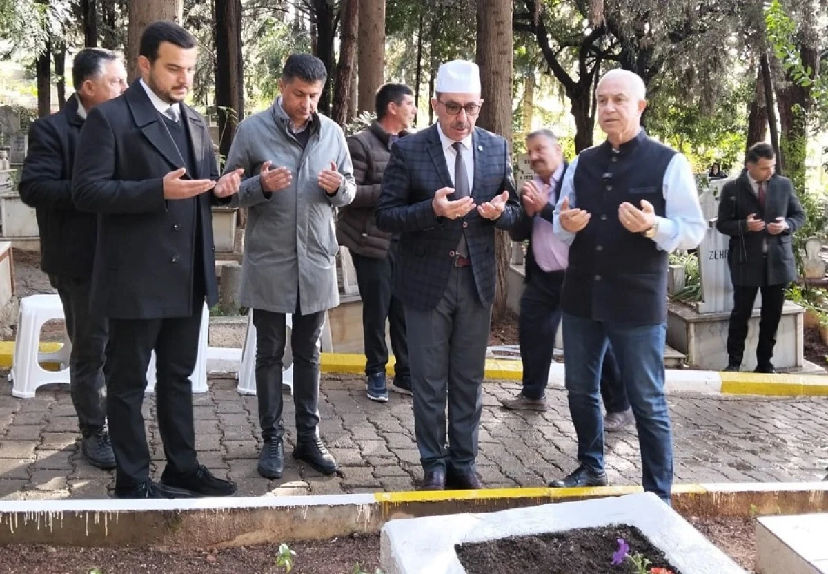 Alanya M&uuml;ft&uuml;s&uuml; Asri Mezarlıkta Anlamlı Ziyaret