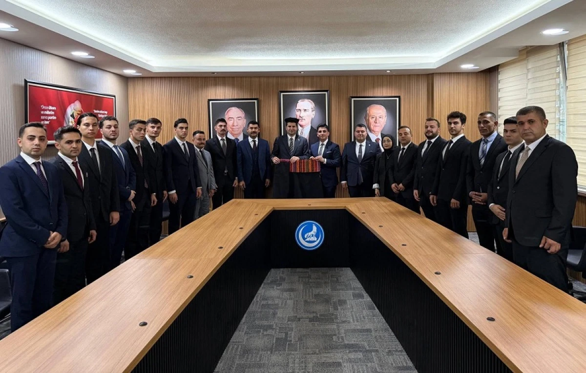 Alanya Şalvarı Genel Başkan&rsquo;a Takdim Edildi