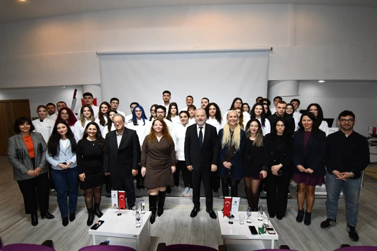 Alanya &Uuml;niversitesi&rsquo;nde Geleceğin Şefleri Ceketlerini Giydi