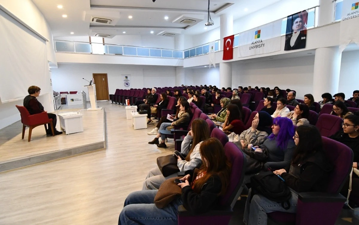 Alanya &Uuml;niversitesi&rsquo;nde Kadın M&uuml;cadelesine Dikkat &Ccedil;eken Etkinlik