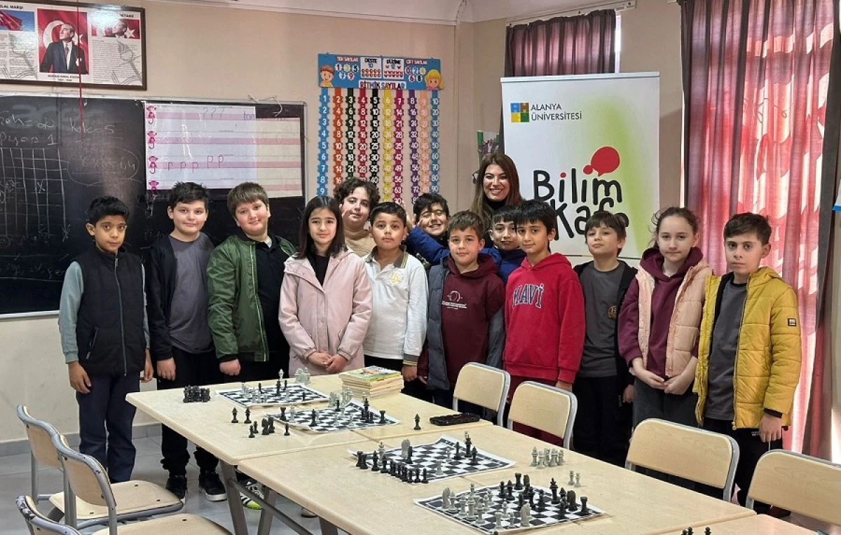 Alanya &Uuml;niversitesi&rsquo;nde Y&Ouml;K Bilim Kafe Kapsamında &ldquo;Satran&ccedil; Tahtasında Matematik&rdquo; Etkinliği