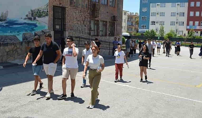 Alanya LGS’de 6 Türkiye birincisi çıkardı