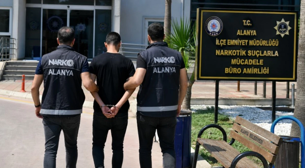 Alanya&rsquo;da 14 Yıl Hapis Cezası Bulunan Firari Yakalandı