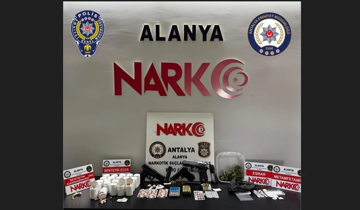 ALANYA&rsquo;DA 45 ADRESE NARKOTİK BASKINI: &Ccedil;OK SAYIDA UYUŞTURUCU VE SİLAH ELE GE&Ccedil;İRİLDİ