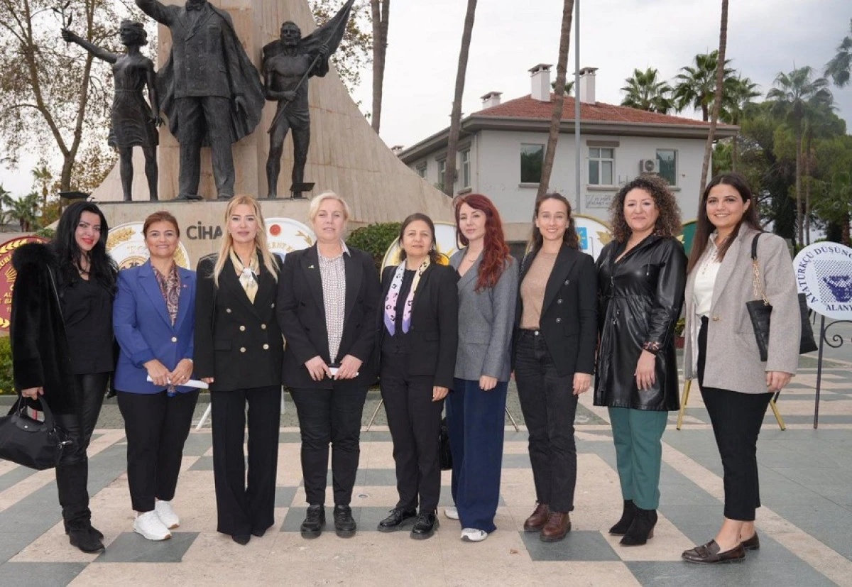 Alanya’da 5 Aralık töreni: Kadınların eşit temsil mücadelesi vurgulandı