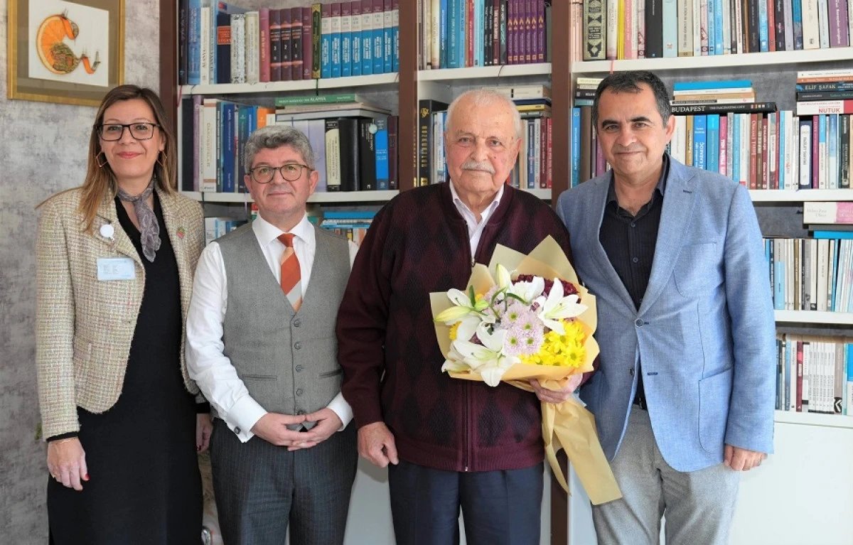 Alanya&rsquo;da 62. K&uuml;t&uuml;phane Haftası Etkinlikleri: Eğitime Katkı Sunan Değerler &Ouml;d&uuml;llendirildi