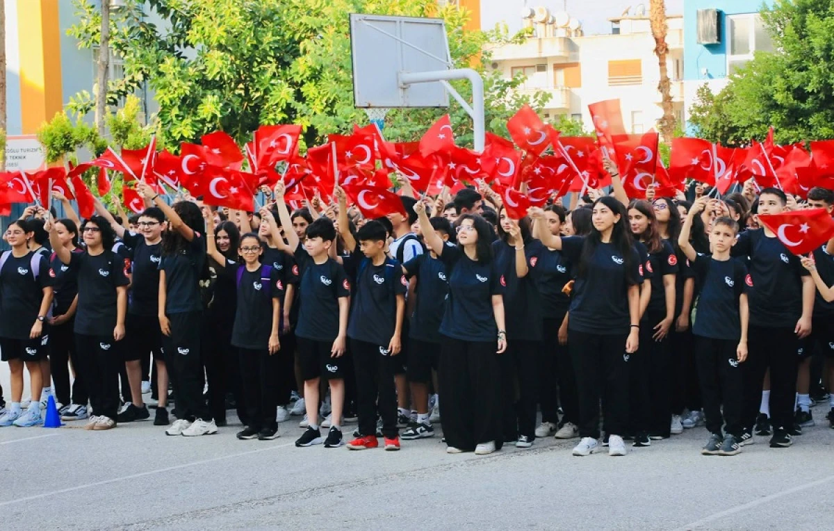 Alanya&rsquo;da 65 Bini Aşkın &Ouml;ğrenci İ&ccedil;in İlk Ders Zili &Ccedil;aldı