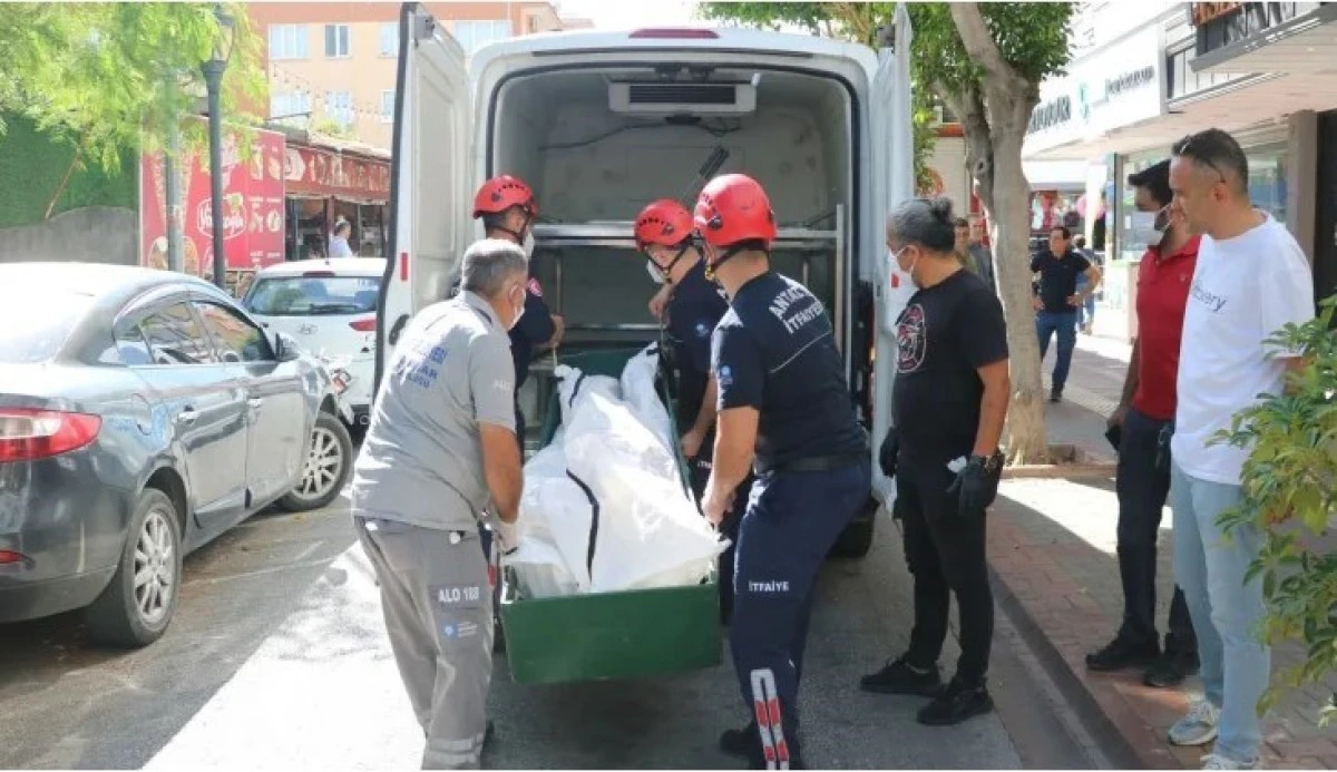 ALANYA&rsquo;DA ACI OLAY: 53 YAŞINDAKİ ŞAHIS HAYATINA SON VERDİ