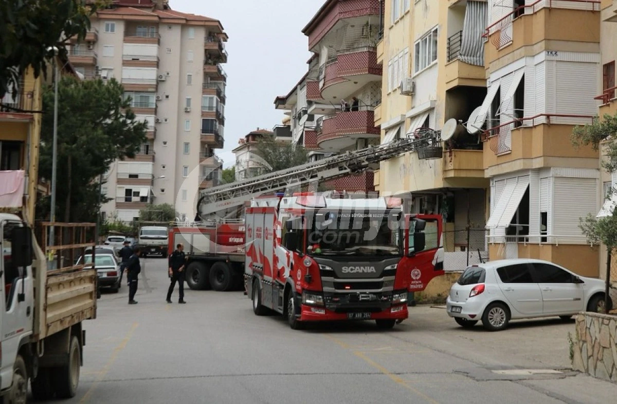 Alanya&rsquo;da Apartmanda &Ccedil;ıkan Yangın Korkuttu