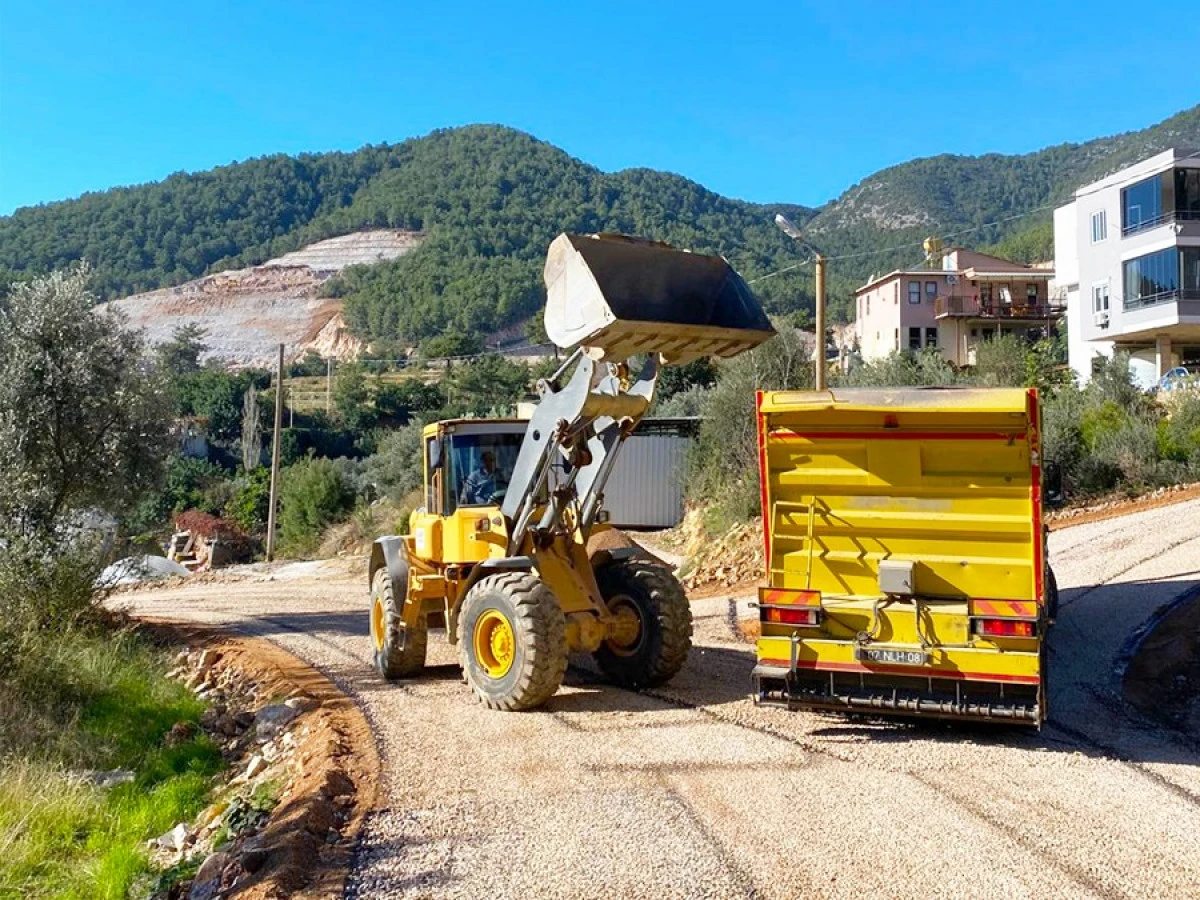 Alanya&rsquo;da Asfalt Seferberliği S&uuml;r&uuml;yor