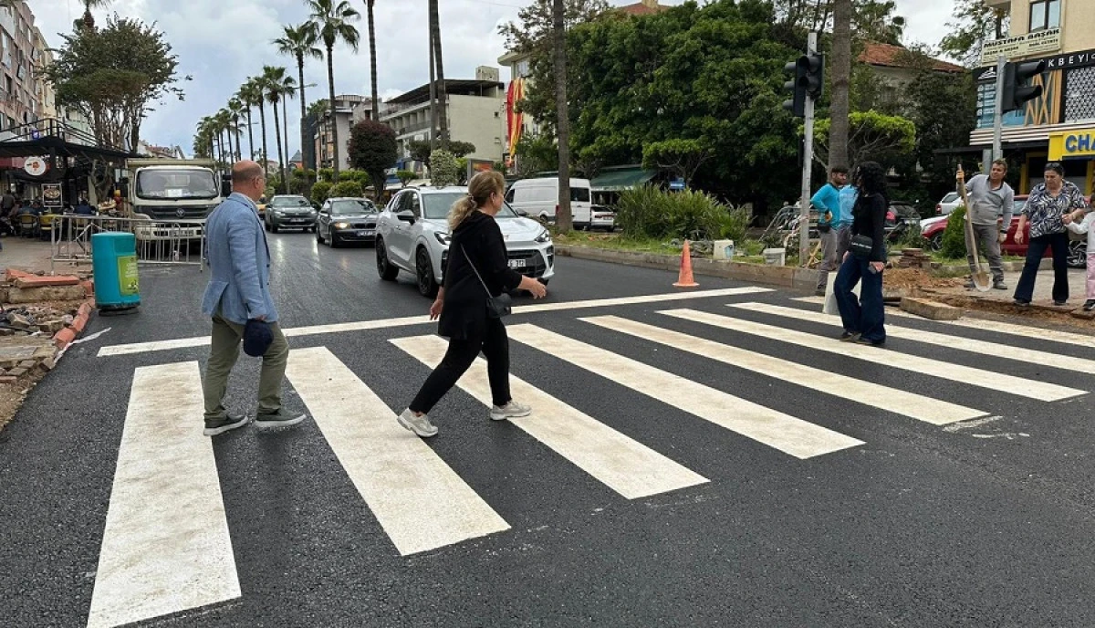 Alanya&rsquo;da Atat&uuml;rk Caddesi A&ccedil;ıldı: Trafik Rahatladı