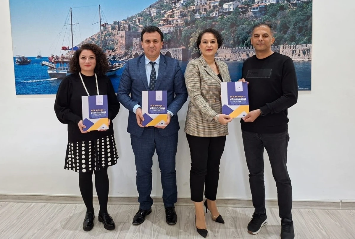 Alanya&rsquo;da Başarılı &Ouml;ğretmene Anlamlı Kabul