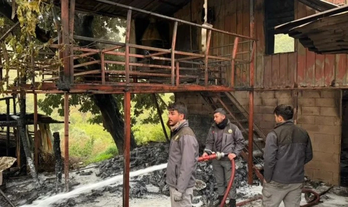 Alanya&rsquo;da Ev Yangını Paniği: Alevler Kısa S&uuml;rede S&ouml;nd&uuml;r&uuml;ld&uuml;