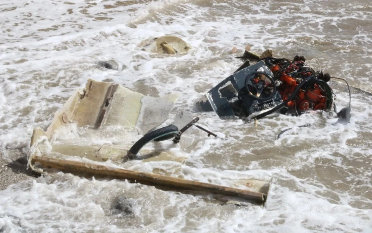 Alanya&rsquo;da Fırtına Faciası Ucuz Atlatıldı: Balık&ccedil;ı Teknesi Par&ccedil;alandı