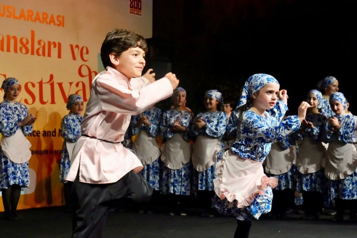 Alanya&rsquo;da Halk Dansları Ve M&uuml;zik Festivali Coşkusu Başladı