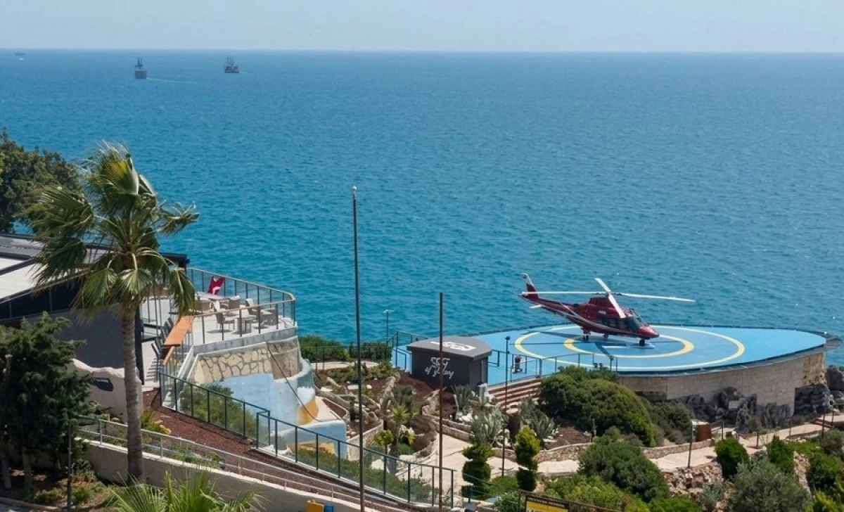 Alanya&rsquo;da Helikopter Pisti Tartışması: Başkan &Ouml;z&ccedil;elik&rsquo;ten Dikkat &Ccedil;eken S&ouml;zler