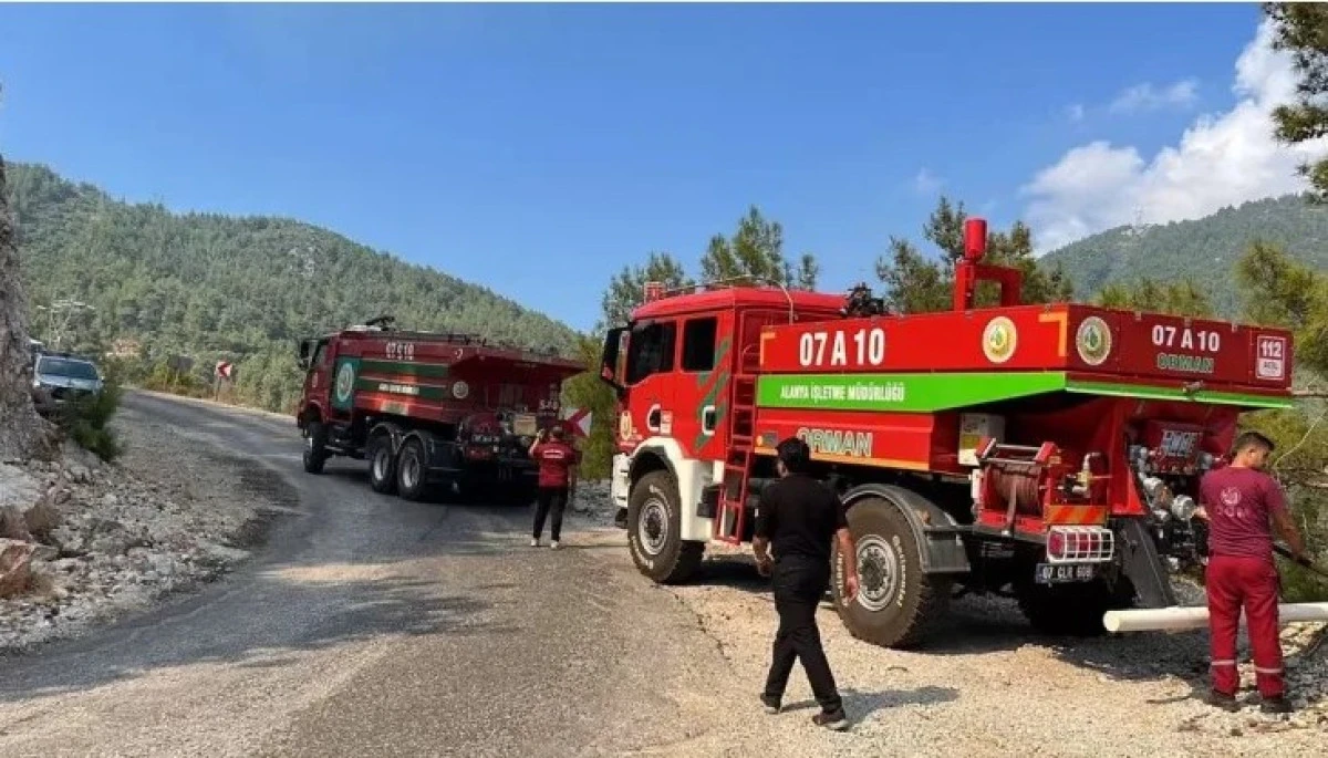 Alanya&rsquo;da iki ayrı ziraat yangını paniğe neden oldu