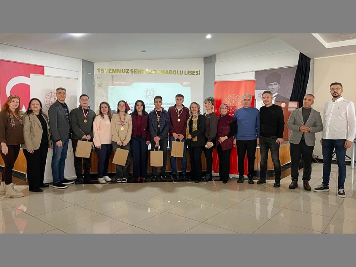 Alanya&rsquo;da İstiklal Marşı Temalı Bilgi Yarışması D&uuml;zenlendi