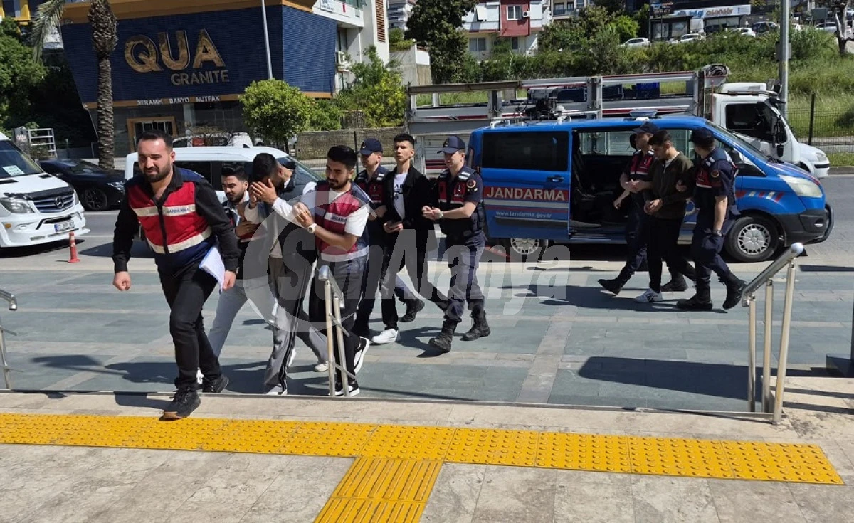 Alanya&rsquo;da Jandarmadan Uyuşturucu Operasyonu: 3 Tutuklama