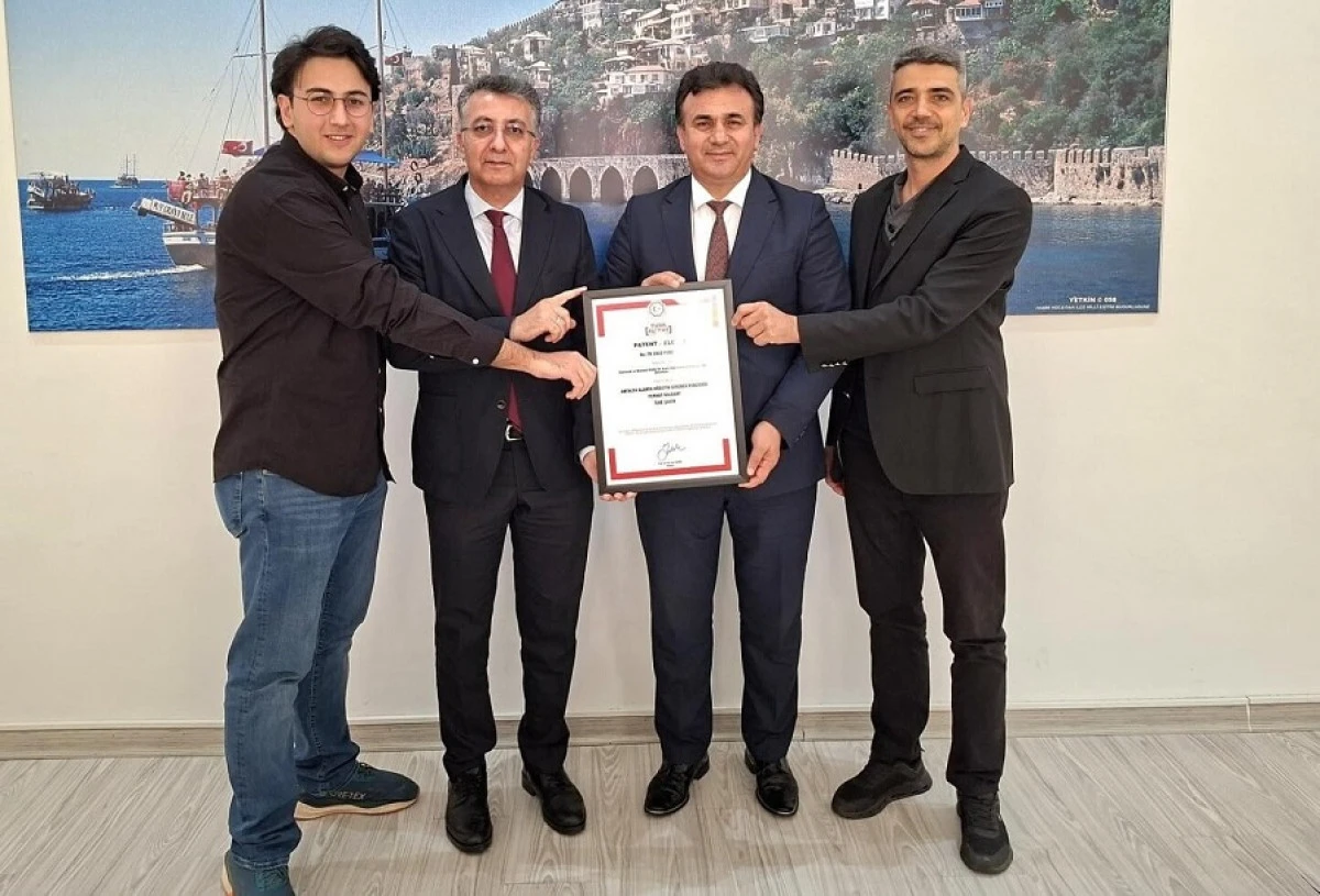 Alanya&rsquo;da Liseler Arasında Bir İlk: H&uuml;seyin Girenes Fen Lisesi&rsquo;nden Patent Başarısı