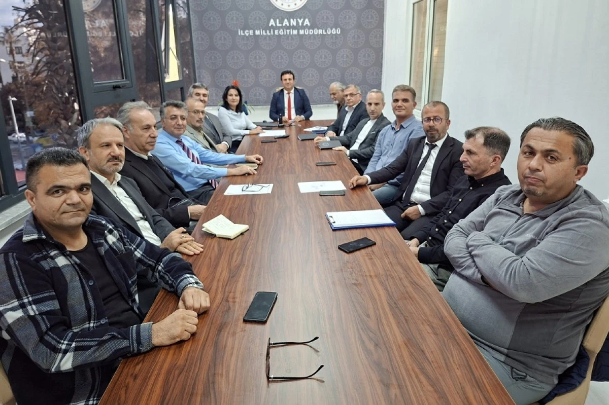 Alanya’da liselerde akademik gelişim toplantısı yapıldı