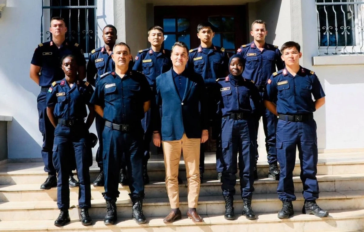Alanya&rsquo;da Misafir Subay &Ouml;ğrencilerden Kaymakam &Ouml;zt&uuml;rk&rsquo;e Ziyaret