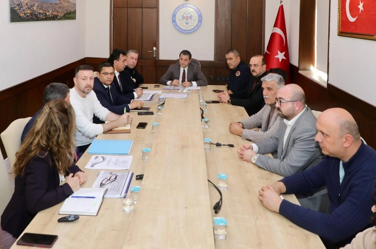 Alanya&rsquo;da &Ouml;ğrencilerin G&uuml;venliği Masaya Yatırıldı