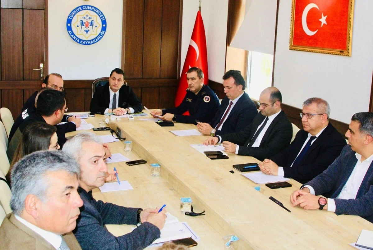 ALANYA&rsquo;DA ORMAN YANGINLARINA KARŞI ALARM: T&Uuml;M KURUMLAR SEFERBER