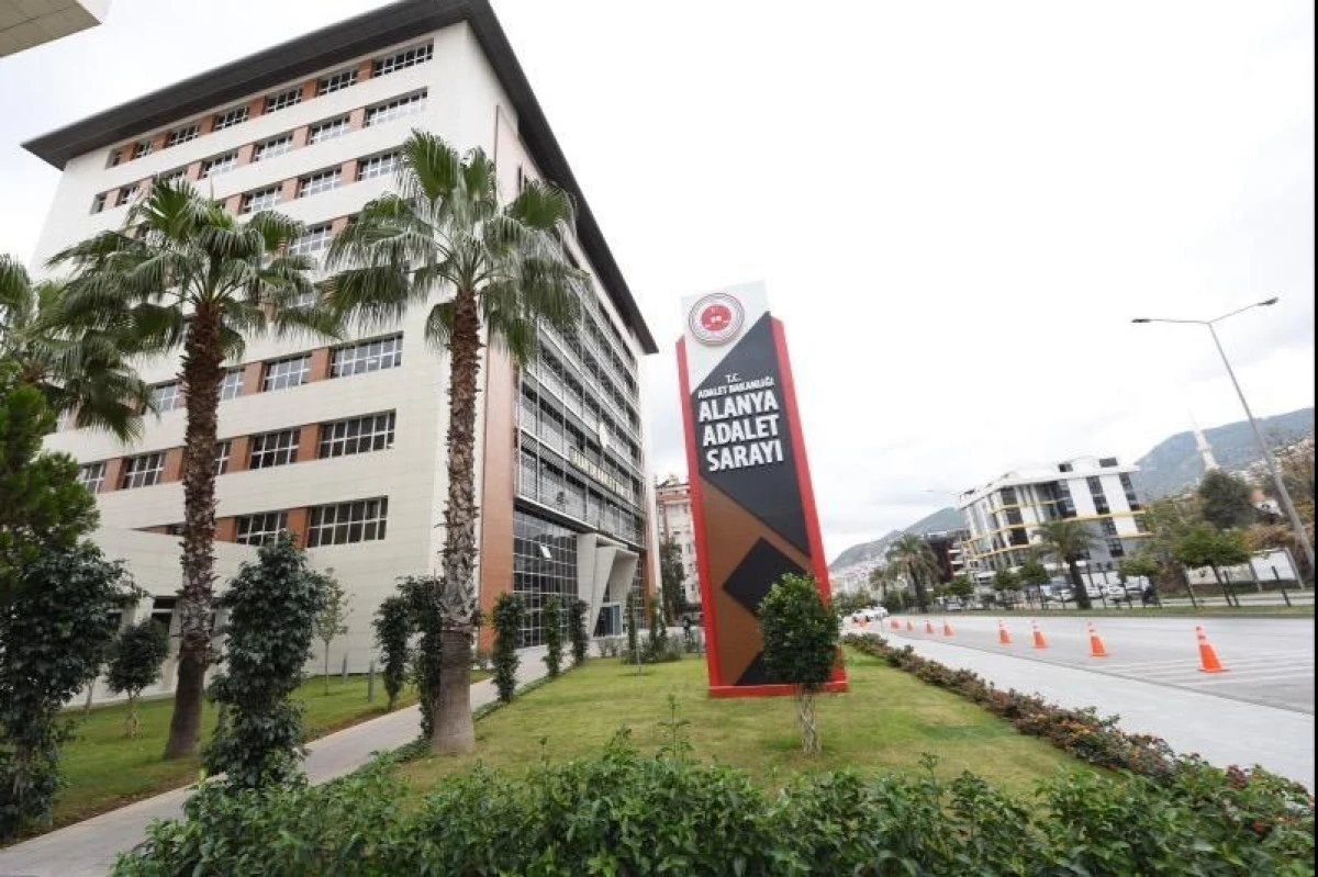Alanya’da Otel Çalışanı, İş Yerini Soydu