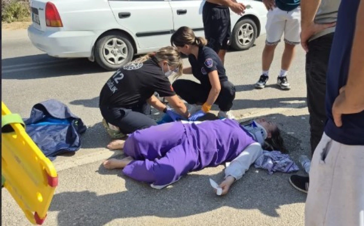Alanya&rsquo;da Otomobil İle Motosiklet &Ccedil;arpıştı: 1 Yaralı