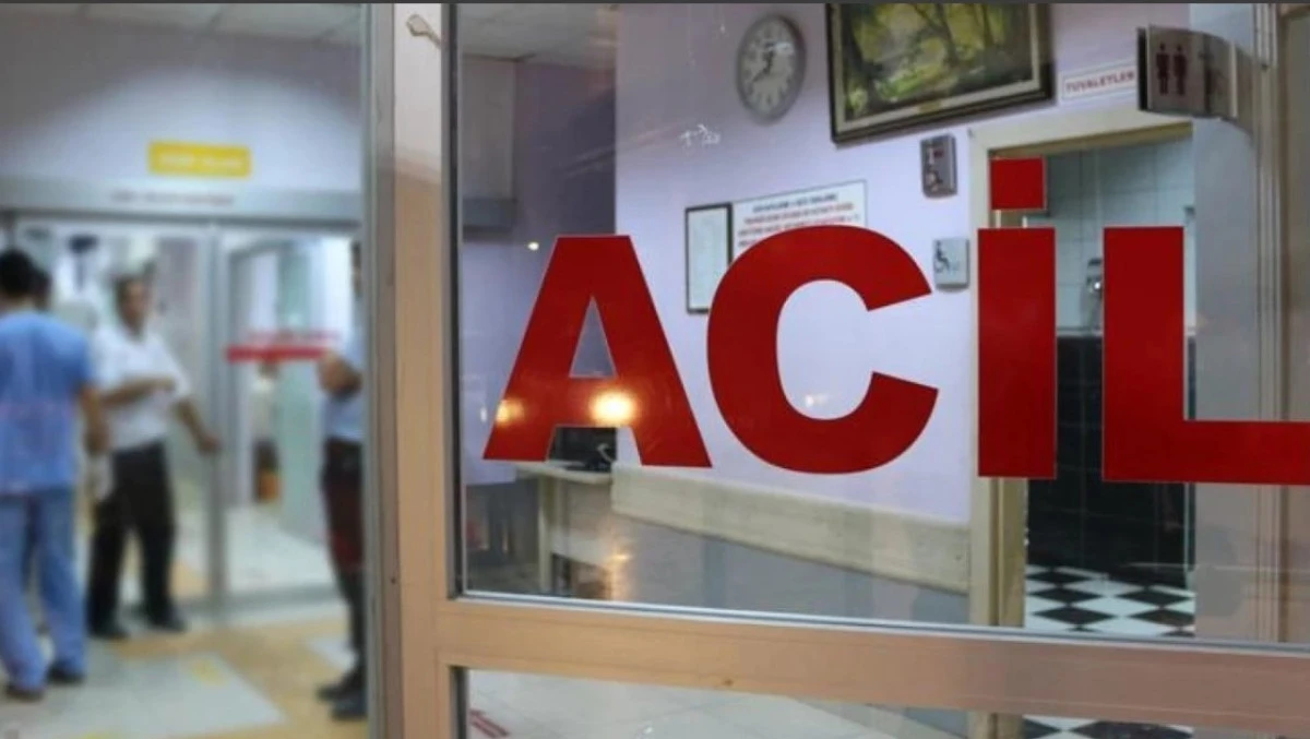 Alanya&rsquo;da Otomobille &Ccedil;arpışan Motosikletin S&uuml;r&uuml;c&uuml;s&uuml; Yaralandı