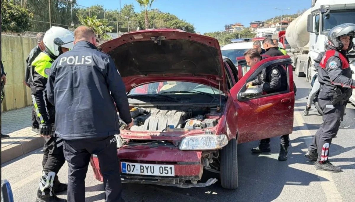 Alanya&rsquo;da Polis Kovalamacası Sonrası Ka&ccedil;an S&uuml;r&uuml;c&uuml; Yakalandı