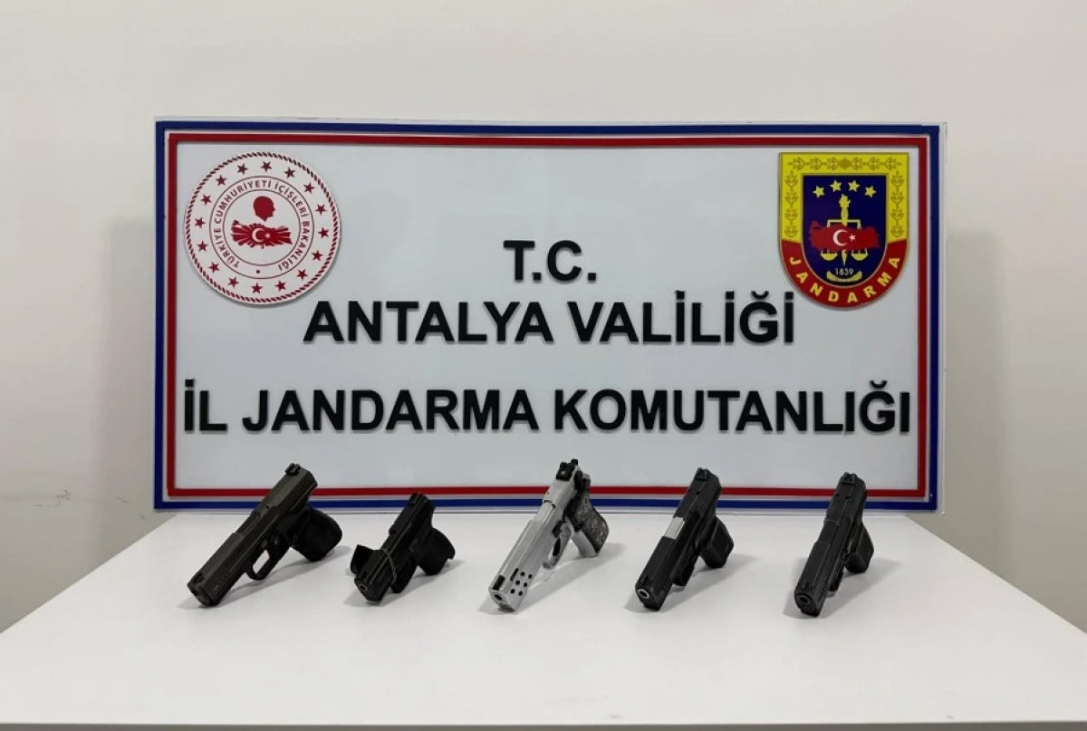 Alanya'da Ruhsatsız Silah Operasyonu