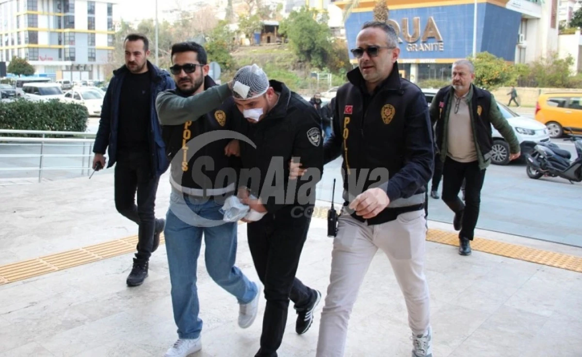 Alanya&rsquo;da Sokak Kavgası: 3 Kişi Tutuklandı